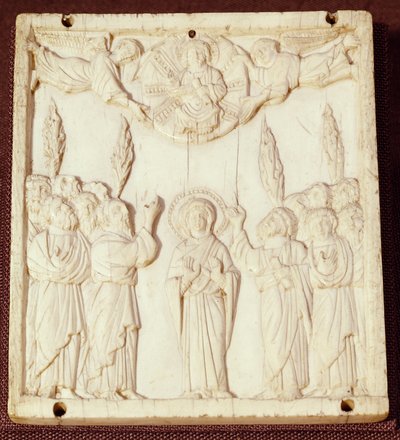 Plaquette die de Hemelvaart uitbeeldt, waarschijnlijk van een boekomslag, begin 11e eeuw door Byzantine